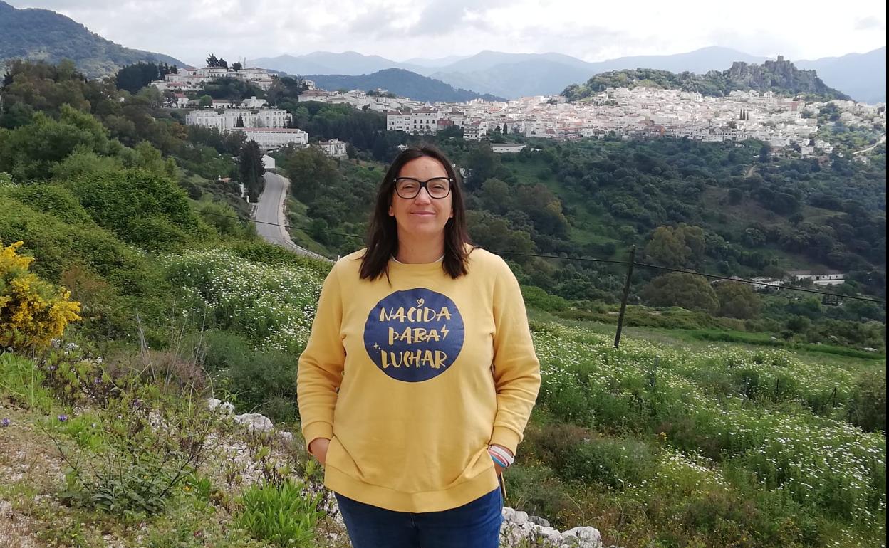 Andrades, en un paseo que discurre junto a la carretera de Gaucín a Algeciras. 