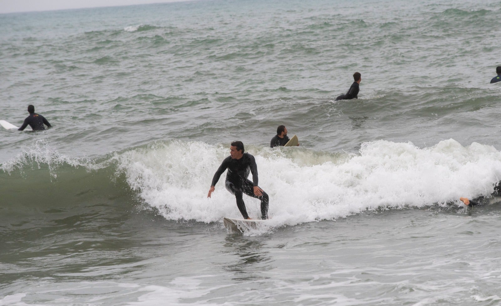 Fotos: Sábado de surf en las playas de la capital malagueña