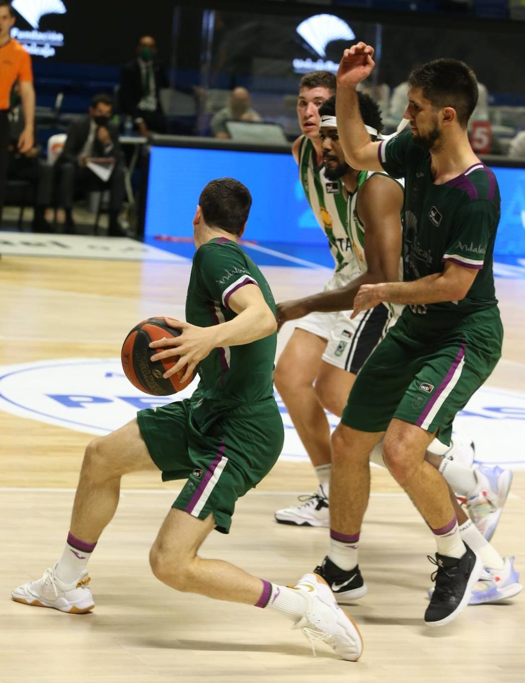 El Unicaja recibió al conjunto de Badalona en el Martín Carpena 