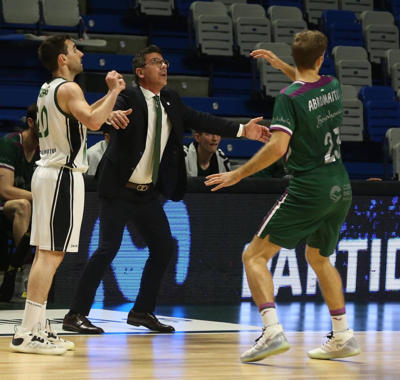 El Unicaja recibió al conjunto de Badalona en el Martín Carpena 