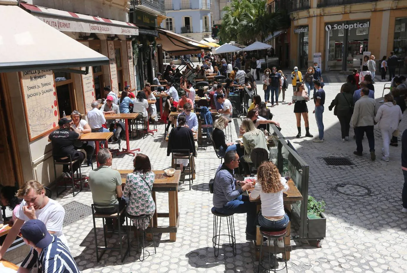 Gran ambiente en los bares y restaurantes de Málaga 