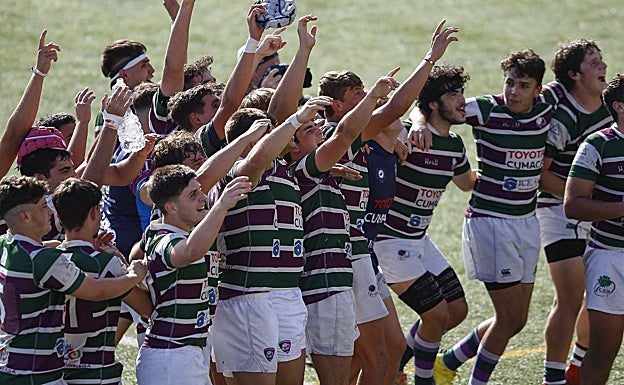 La celebración de los juveniles del CR Málaga. 