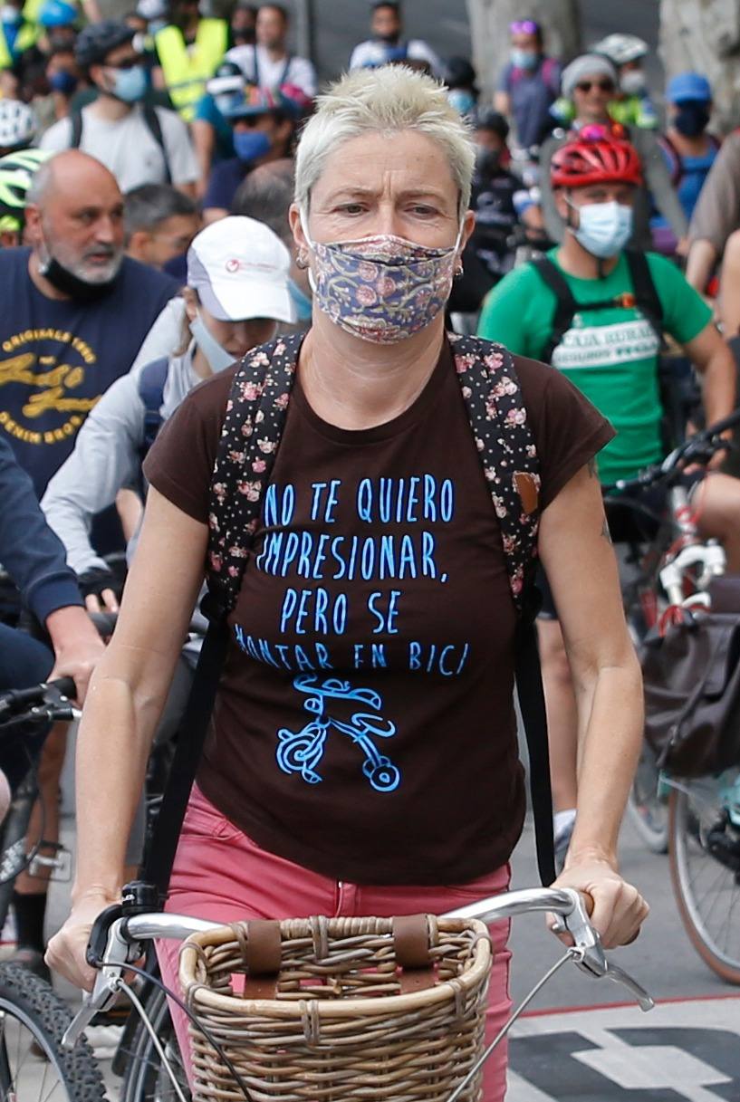 Ruedas Redondas ha celebrado este domingo la segunda 'bicifestación'. 