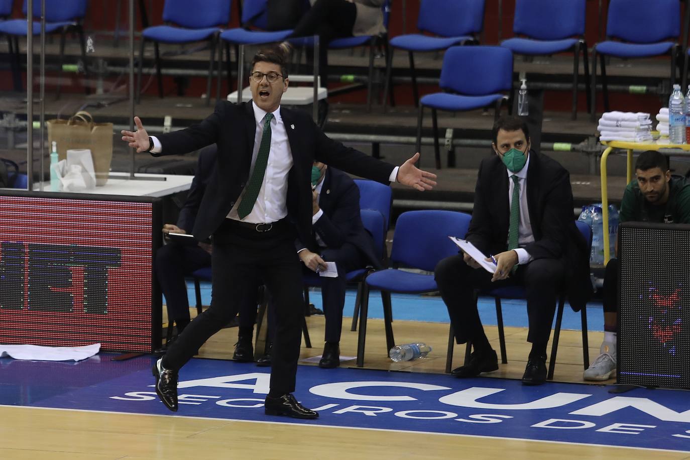 El Unicaja no hizo un buen partido, pero logró ganar en San Sebastián 