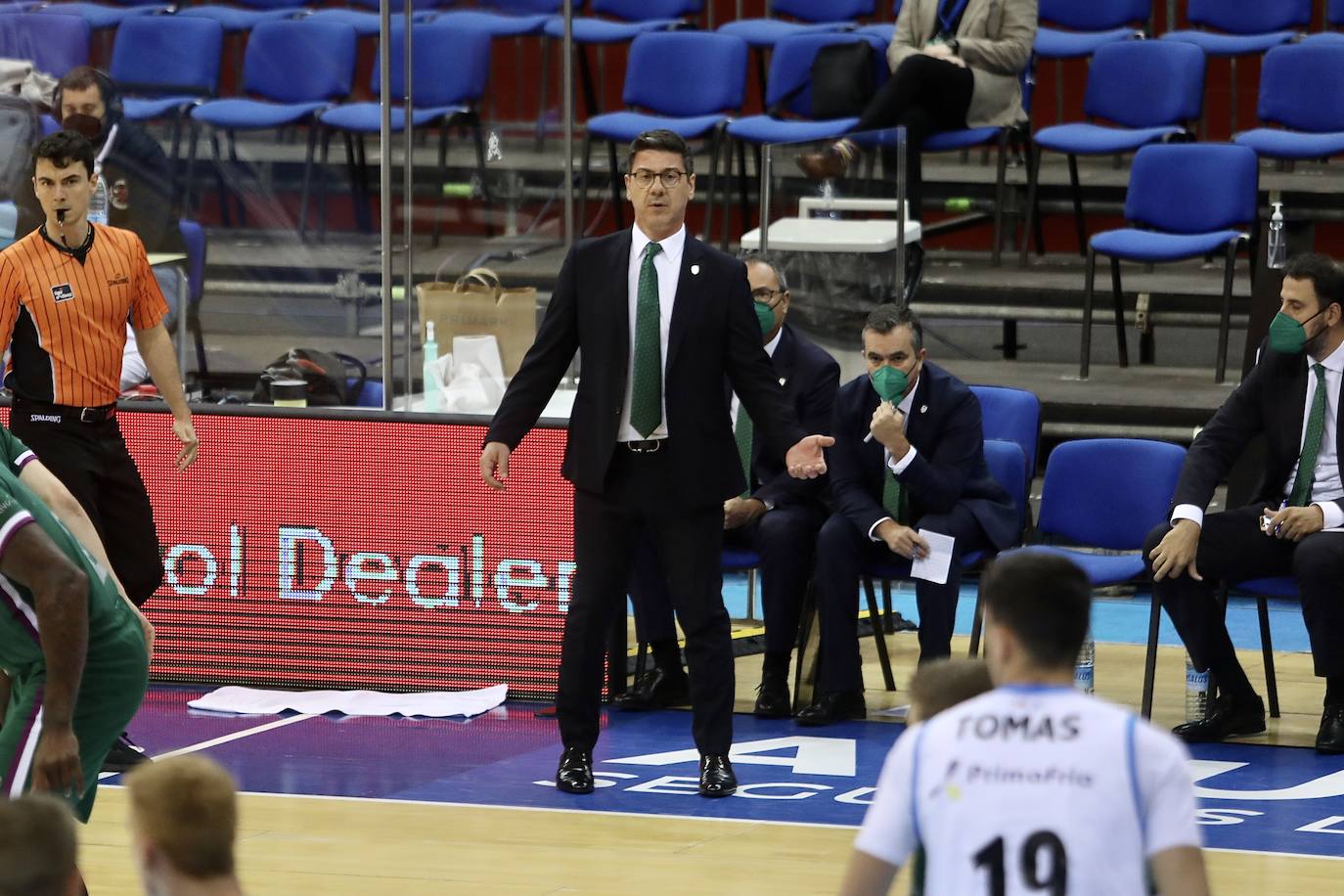 El Unicaja no hizo un buen partido, pero logró ganar en San Sebastián 