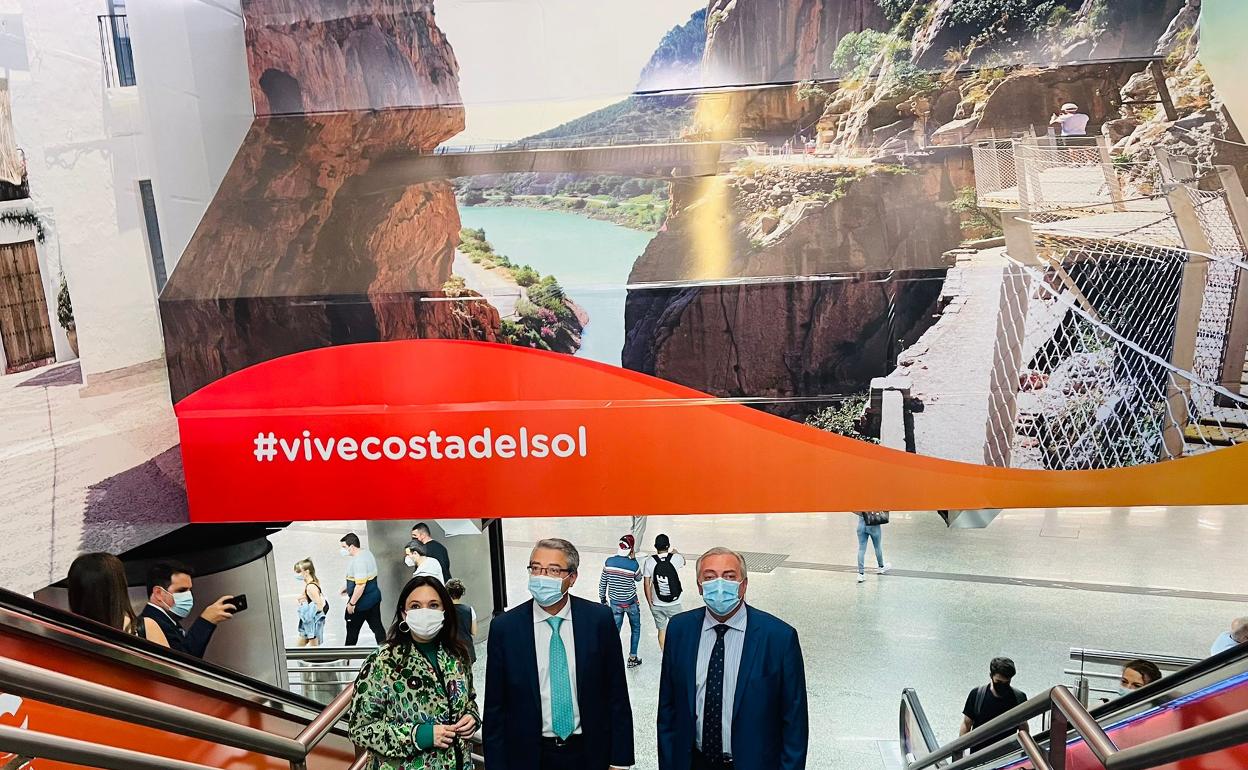 Margarita del Cid, Francisco Salado y Antonio Díaz, ayer en la estación de Sol en la que presentaron la nueva campaña de la Costa del Sol en la antesala de Fitur. 