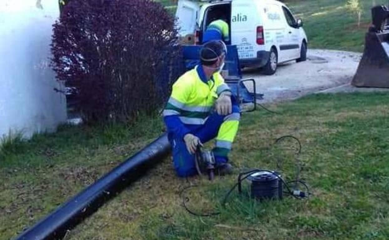 Adjudican la mejora de la red de abastecimiento de agua en dos urbanizaciones