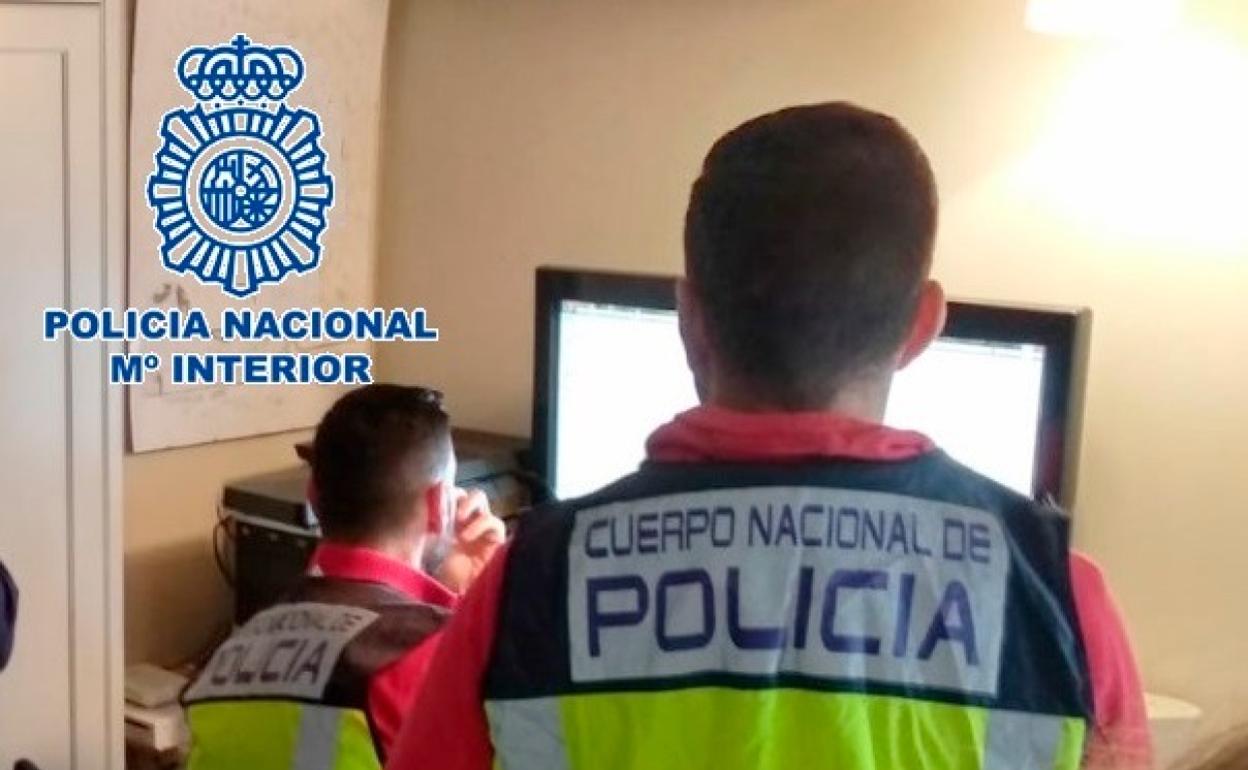 Policías nacionales. 