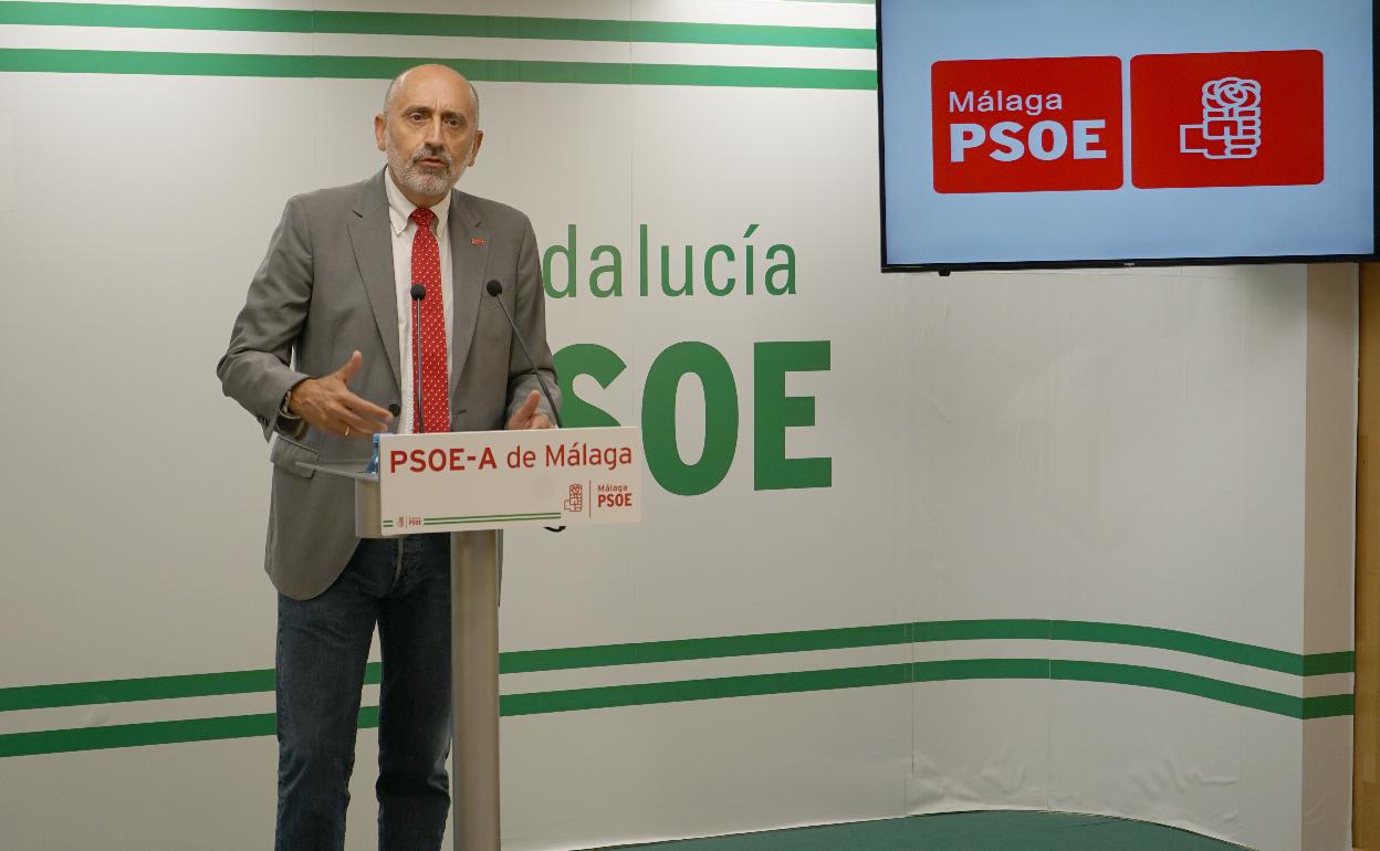 Hierro, esta mañana, en su comparecencia de prensa en la sede provincial del PSOE.