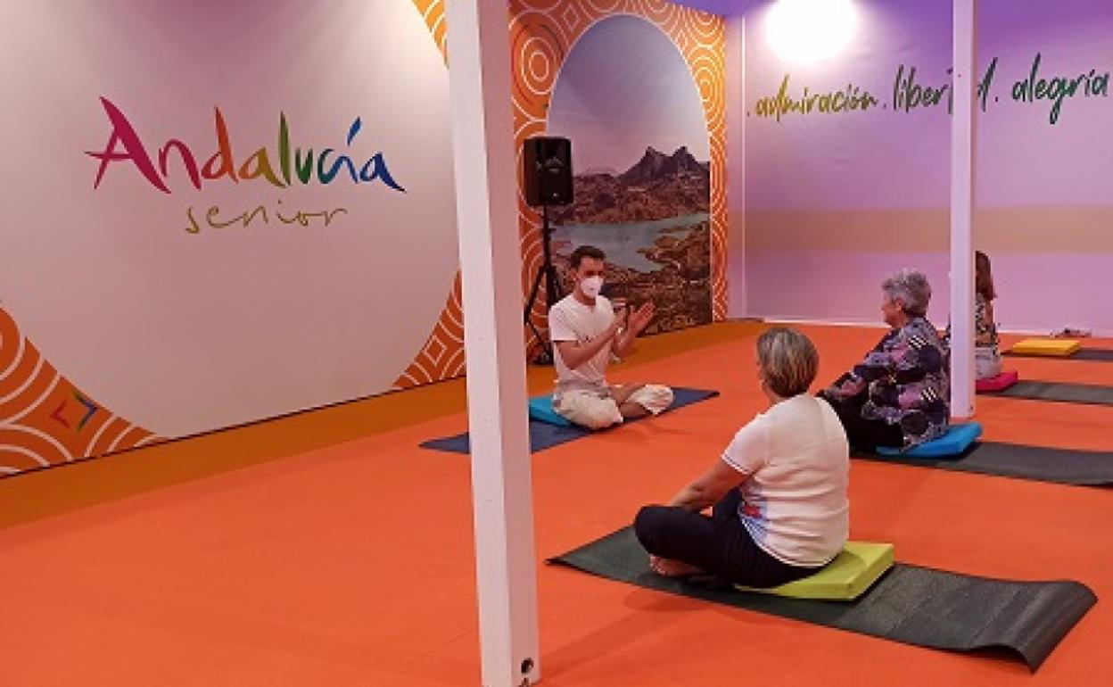 Andalucía ofreció actividades para toda la familia, desde los pequeños de la casa a los abuelos, que hicieron yoga en la zona senior. 