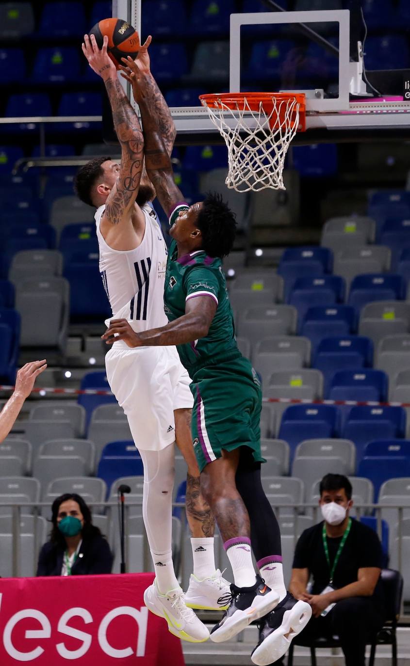 El Unicaja se despide de la Liga regular en el Palacio de los Deportes de Málaga 