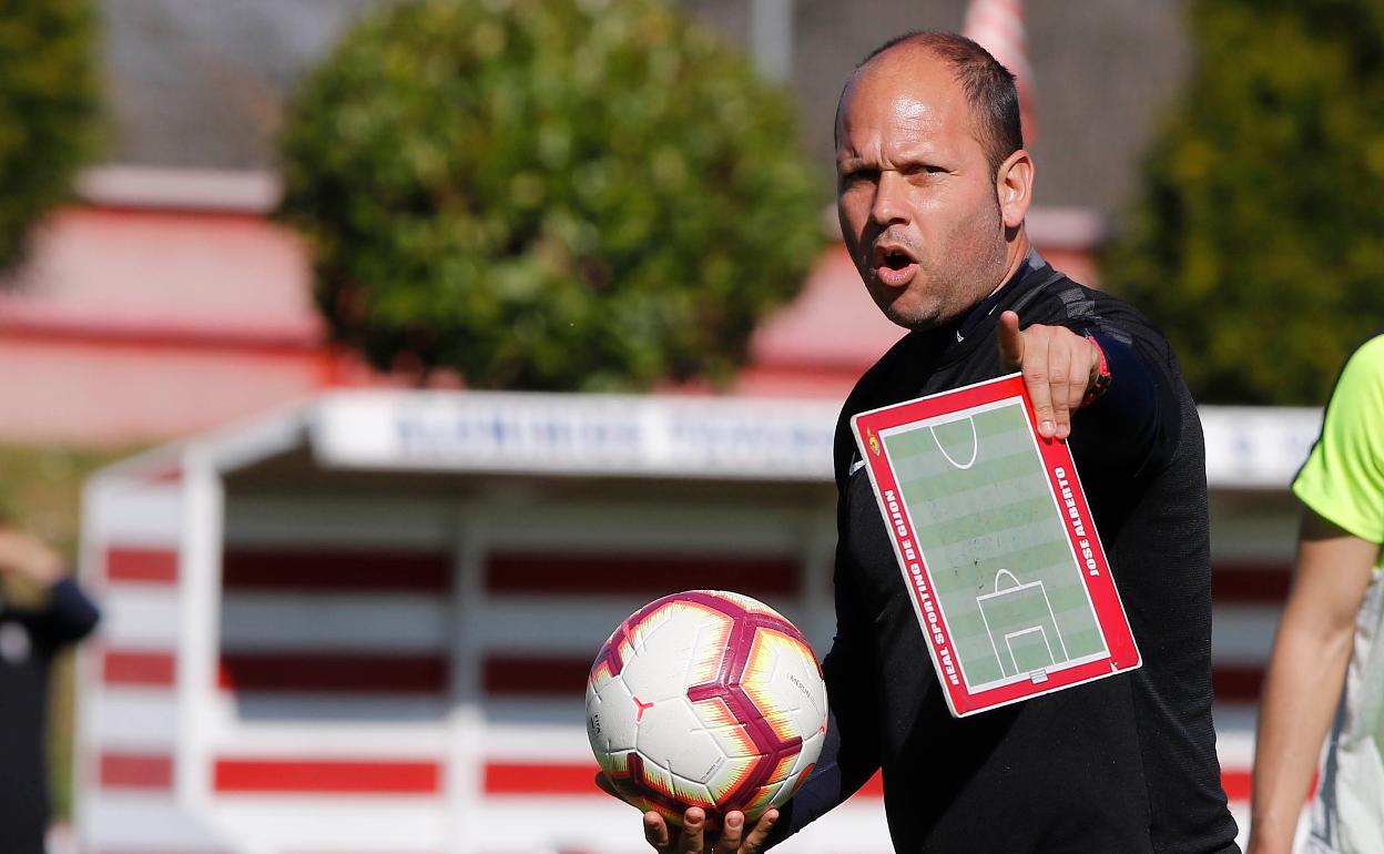 José Alberto, en su etapa como técnico del Sporting.