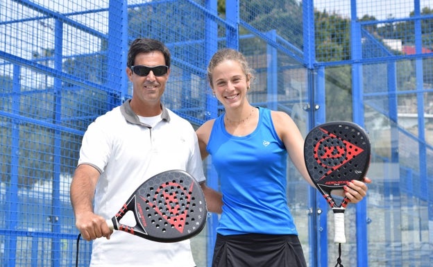 Caparrós, junto a su entrenador 'Guti'. 