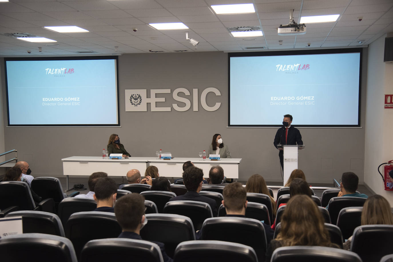 Entrega de diplomas de Talent Lab en ESIC Málaga. 