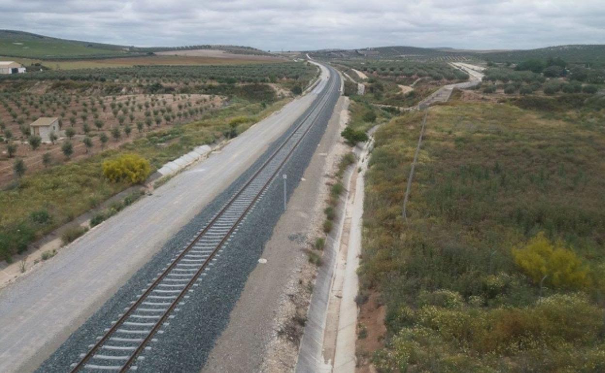 Variante de Aguadulce construida sobre la plataforma del fallido AVE andaluz. 