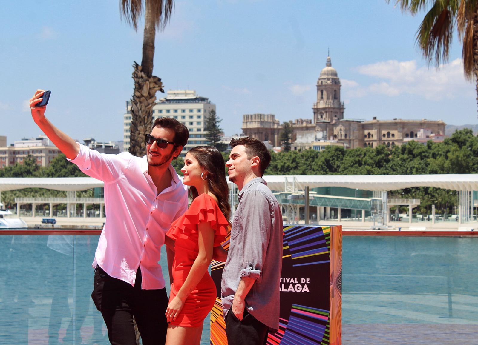 Photocall de la película 'Cómo mueren las reinas' con la presencia de su director, Lucas Turturro, el productor Mauro Guevara y la actriz Lola Abraldes.