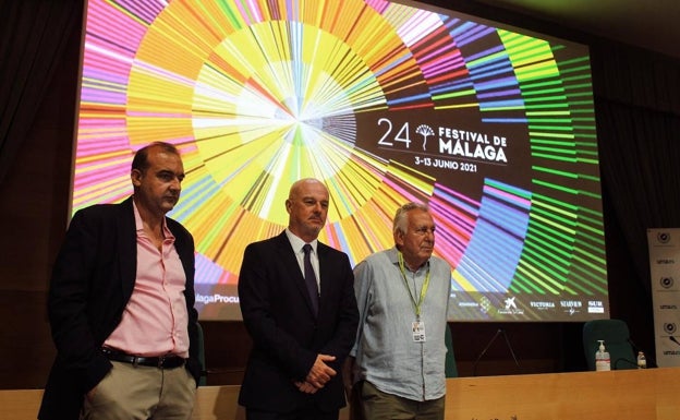 Enrique Iznaola, Francisco CAñadas e Ignacio Ortega presentan en el Rectorado de la UMA 'Miradas del cine español'. 