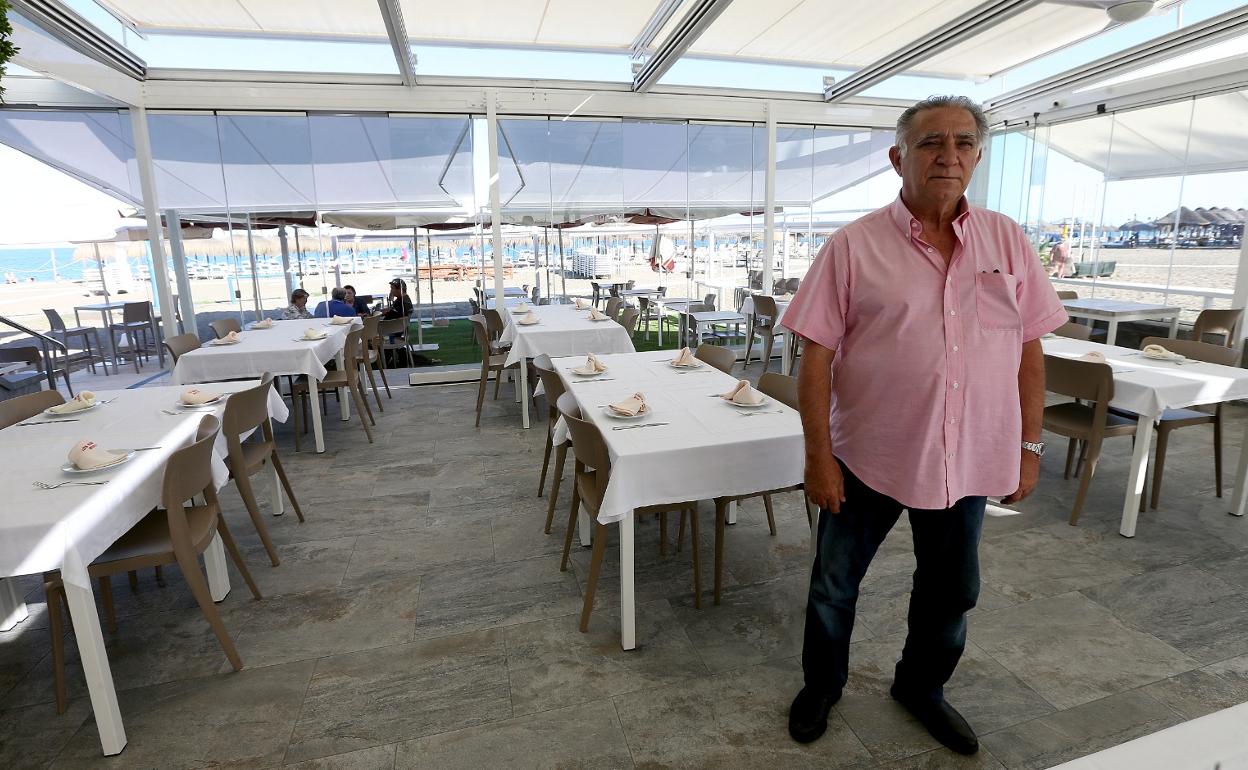 Manuel Villafaina repasa la situación del sector de los chiringuitos en Andalucía. 