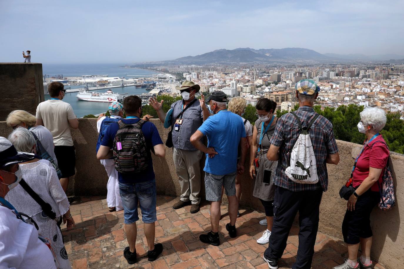 Cruceristas, en una visita guiada por el centro de Málaga 