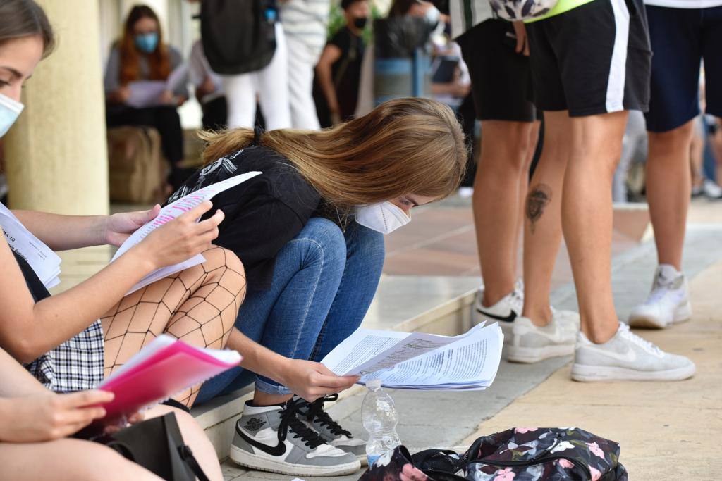 Algunos de los estudiantes que se examinaron en el campus de Teatinos 