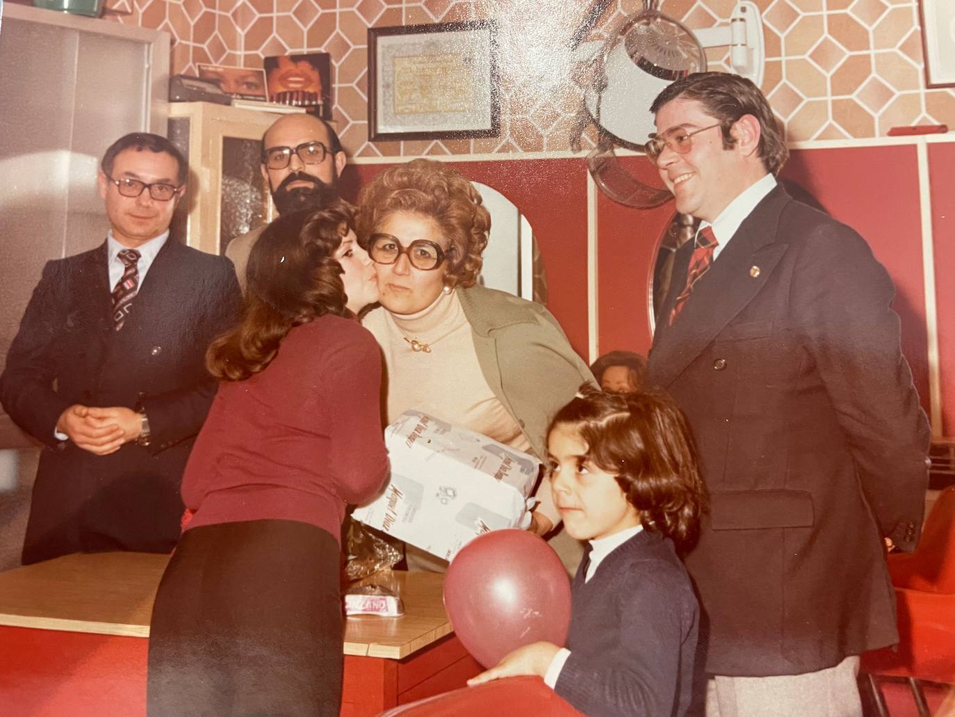 Fotos: Reme Madueño, 64 años en su negocio de peluquería, la escuela profesional &#039;Antonio-Eloy&#039;