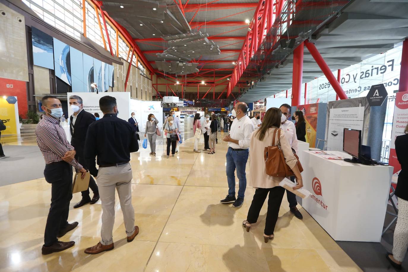 El foro internacional reúne este lunes y martes en el Palacio de Ferias de la capital a un millar de profesionales del sector cultural para debatir sobre cuestiones como los retos que plantea la digitalización de las instituciones artísticas o las nuevas relaciones que estas entidades empiezan a desarrollar con sus audiencias y sus entornos urbanos.