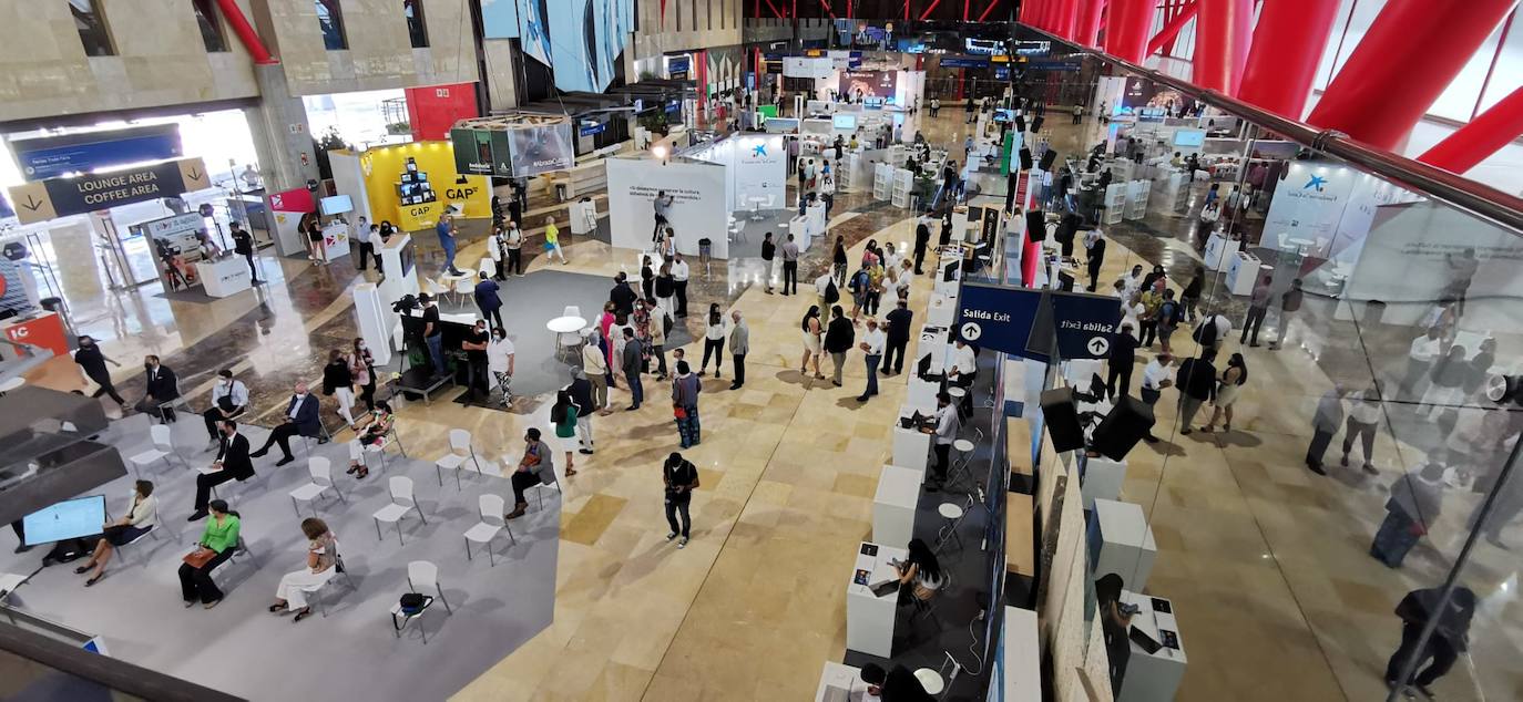 El foro internacional reúne este lunes y martes en el Palacio de Ferias de la capital a un millar de profesionales del sector cultural para debatir sobre cuestiones como los retos que plantea la digitalización de las instituciones artísticas o las nuevas relaciones que estas entidades empiezan a desarrollar con sus audiencias y sus entornos urbanos.