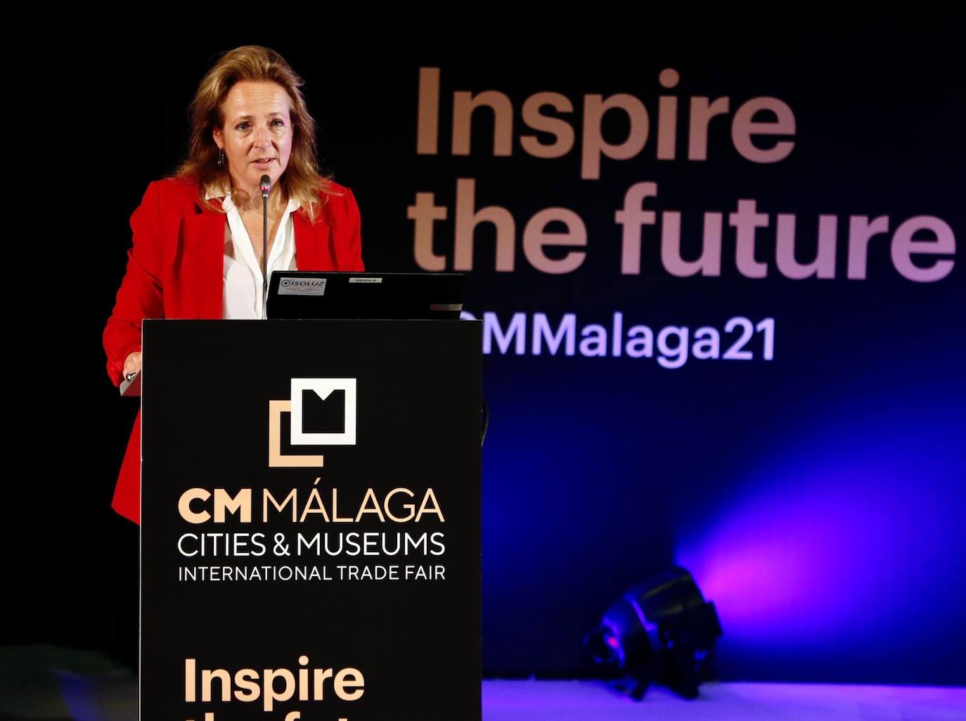 El foro internacional reúne este lunes y martes en el Palacio de Ferias de la capital a un millar de profesionales del sector cultural para debatir sobre cuestiones como los retos que plantea la digitalización de las instituciones artísticas o las nuevas relaciones que estas entidades empiezan a desarrollar con sus audiencias y sus entornos urbanos.