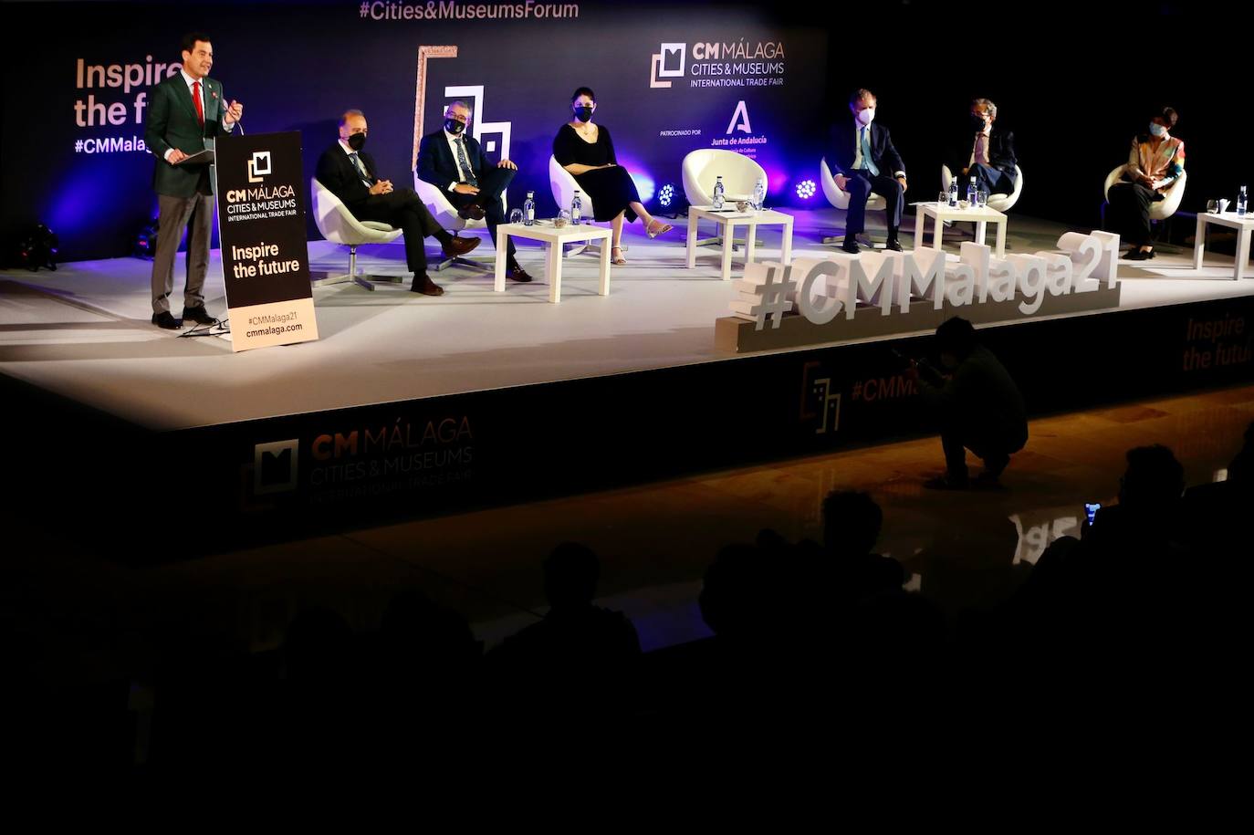 El foro internacional reúne este lunes y martes en el Palacio de Ferias de la capital a un millar de profesionales del sector cultural para debatir sobre cuestiones como los retos que plantea la digitalización de las instituciones artísticas o las nuevas relaciones que estas entidades empiezan a desarrollar con sus audiencias y sus entornos urbanos.