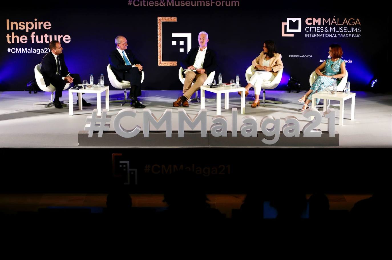 El foro internacional reúne este lunes y martes en el Palacio de Ferias de la capital a un millar de profesionales del sector cultural para debatir sobre cuestiones como los retos que plantea la digitalización de las instituciones artísticas o las nuevas relaciones que estas entidades empiezan a desarrollar con sus audiencias y sus entornos urbanos.