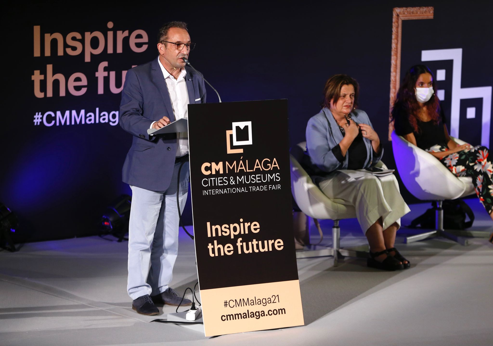 El foro internacional reúne este lunes y martes en el Palacio de Ferias de la capital a un millar de profesionales del sector cultural para debatir sobre cuestiones como los retos que plantea la digitalización de las instituciones artísticas o las nuevas relaciones que estas entidades empiezan a desarrollar con sus audiencias y sus entornos urbanos.