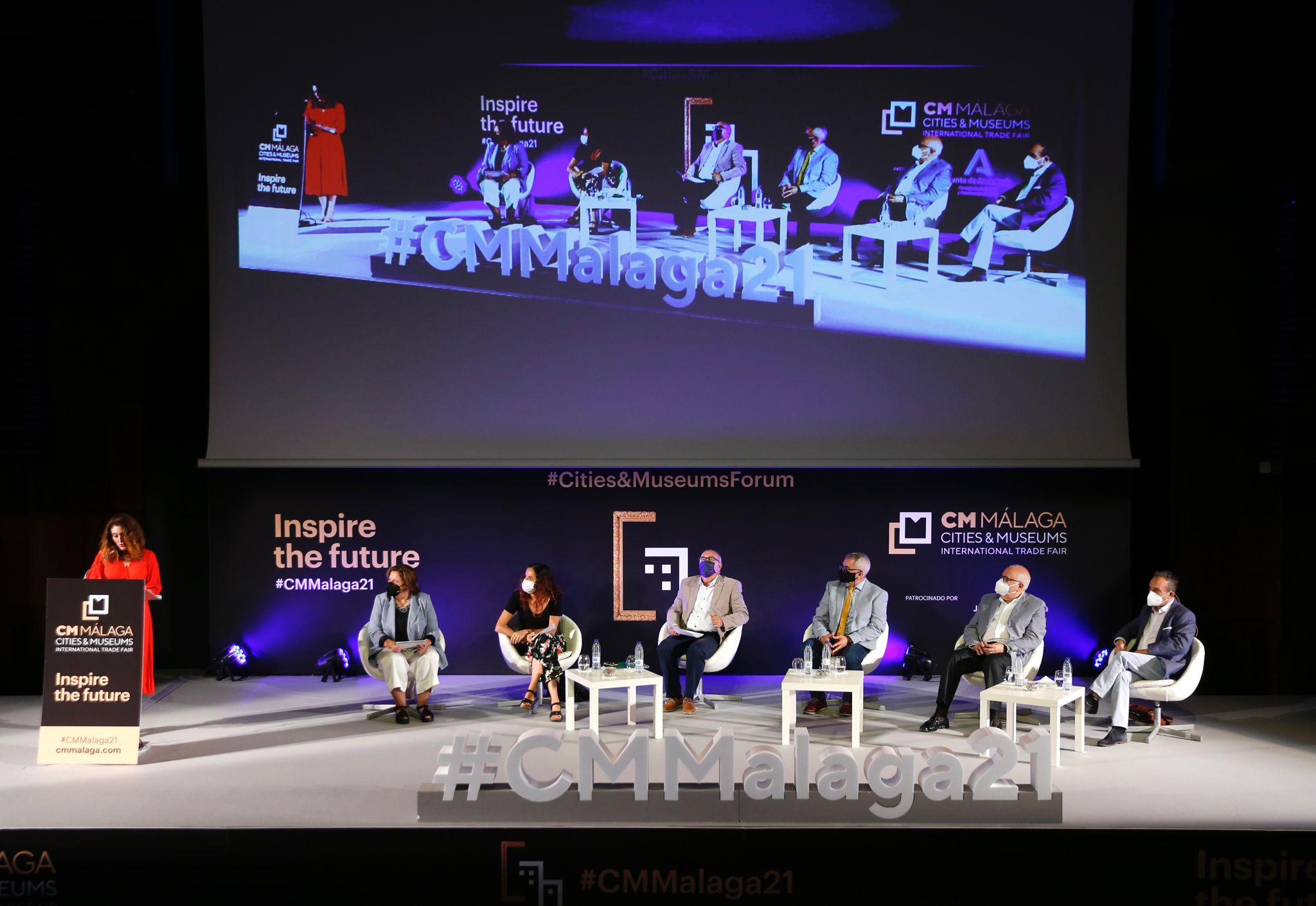 El foro internacional reúne este lunes y martes en el Palacio de Ferias de la capital a un millar de profesionales del sector cultural para debatir sobre cuestiones como los retos que plantea la digitalización de las instituciones artísticas o las nuevas relaciones que estas entidades empiezan a desarrollar con sus audiencias y sus entornos urbanos.