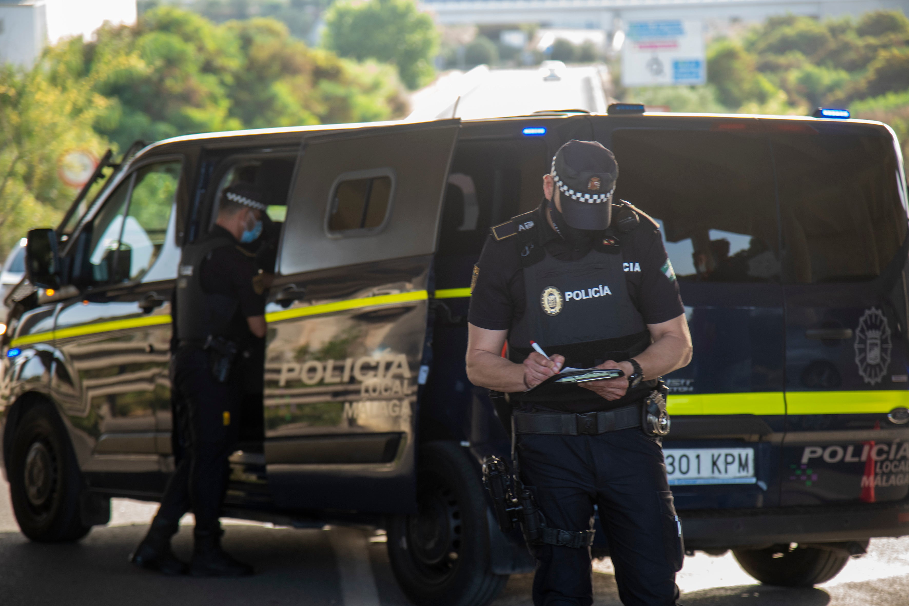 El Grupo Operativo de Apoyo de La Policía Local está formado por medio centenar de efectivos que se enfrentan a las situaciones de máxima exigencia en materia de seguridad en la capital malagueña