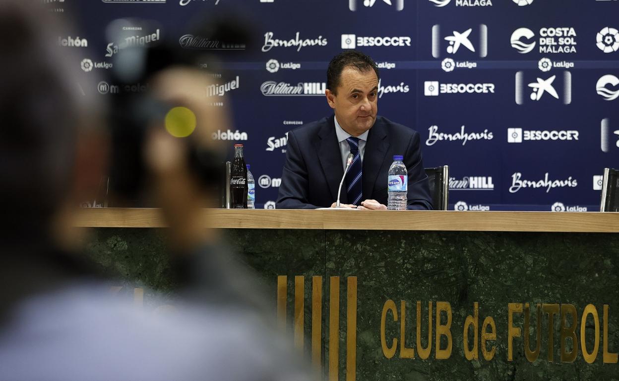 El administrador judicial del Málaga, José María Muñoz, en la sala de prensa de La Rosaleda en una imagen de archivo. 