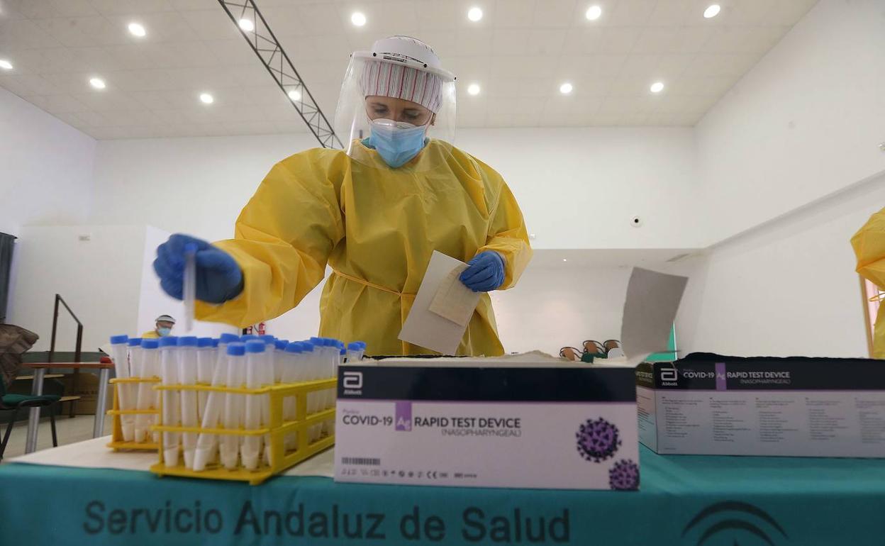 Imagen de archivo de un cribado realizado en una localidad malagueña.