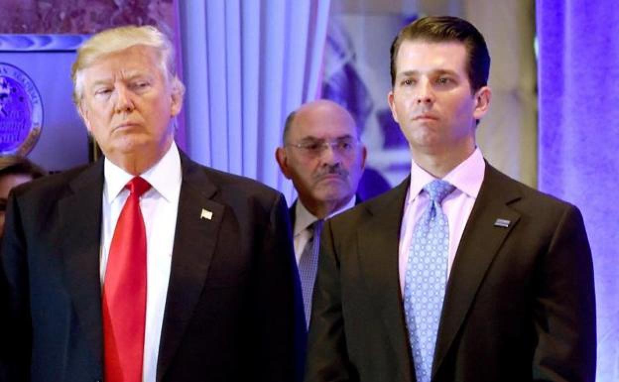 Donald Trump junto con su hijo mayor, DonalD Jr.