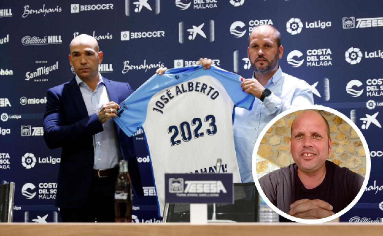 José Alberto López, entrenador del Málaga, junto al director deportivo, Manolo Gaspar.