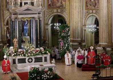 Imagen secundaria 1 - El obispo de Málaga, en el aniversario de su ordenación: «Sólo deseo ser un buen instrumento en manos de Dios»