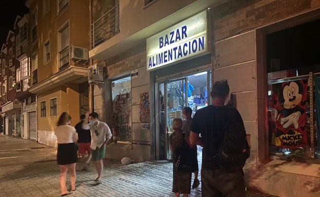 El bazar chino, momentos después de la agresión, el pasado sábado. 