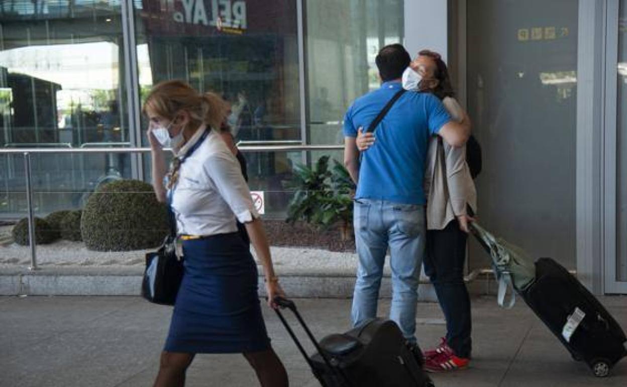 Viajes internacionales: Aviso de la Seguridad Social: Nuevo servicio a los españoles residentes en el extranjero que viajan a España