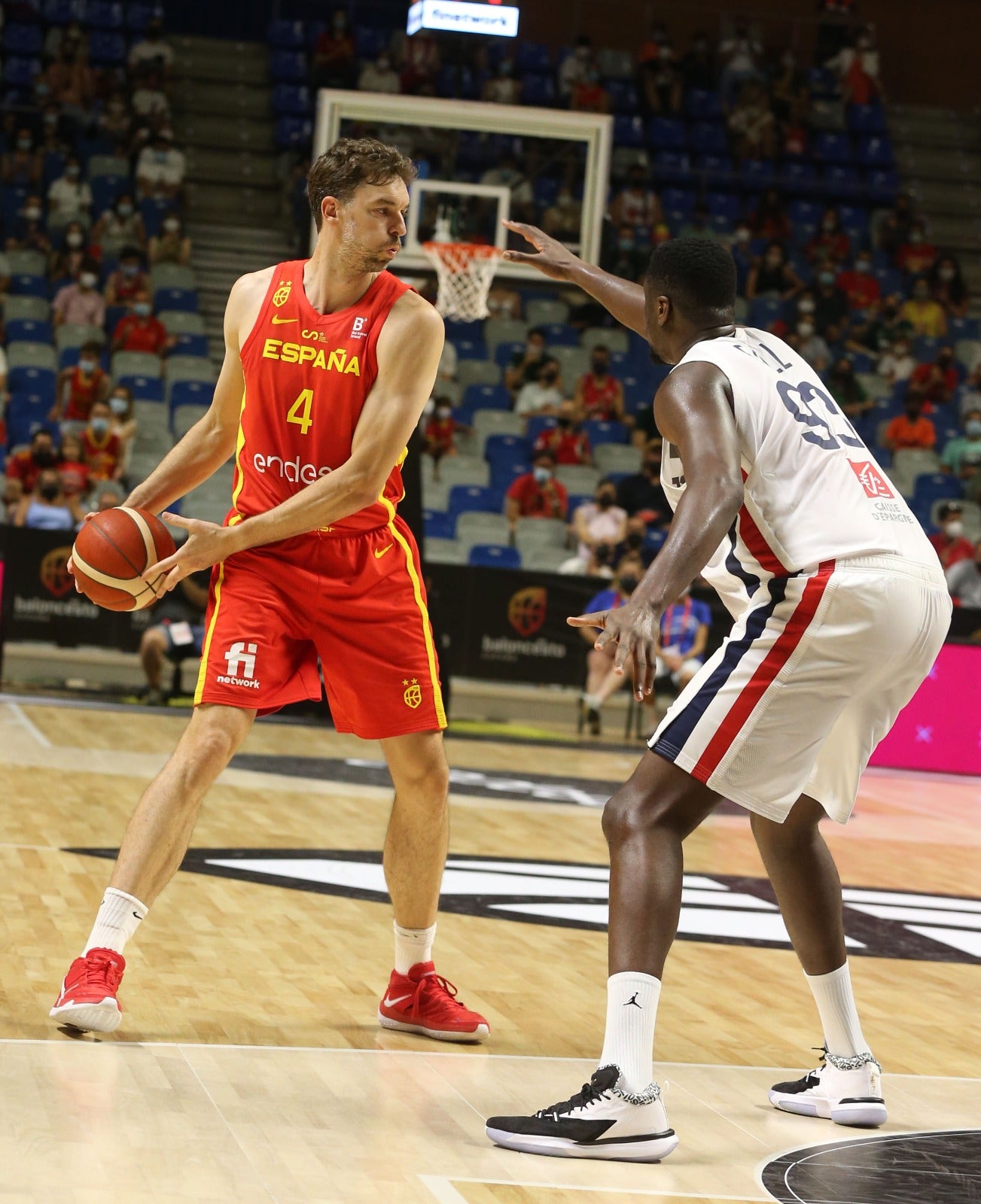 El Martín Carpena se convierte en talismán para una Selección con Pau Gasol como principal atractivo (86-77)