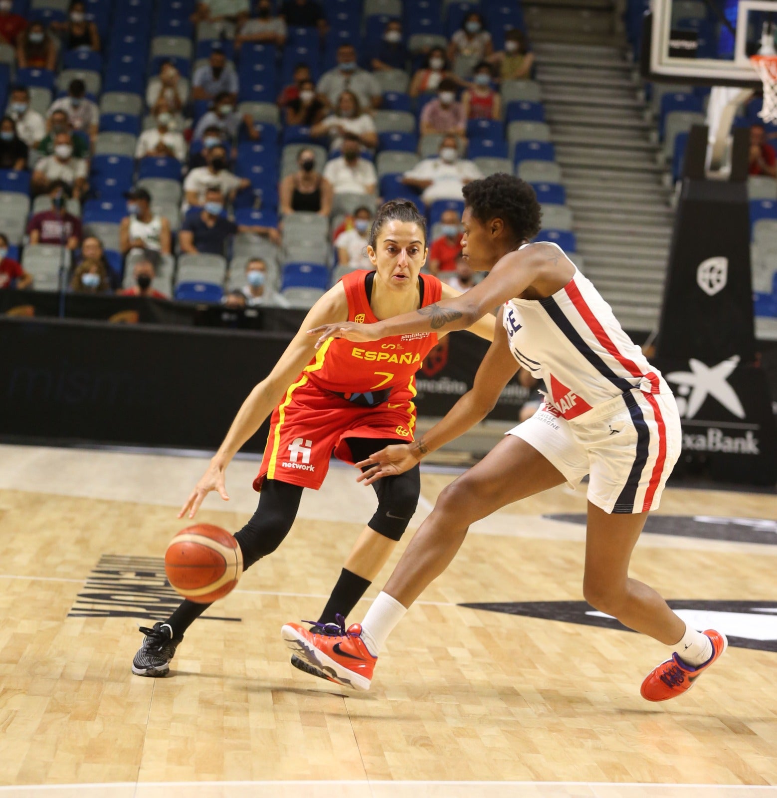 España venció a la subcampeona de Europa con una notable mejoría en la segunda parte