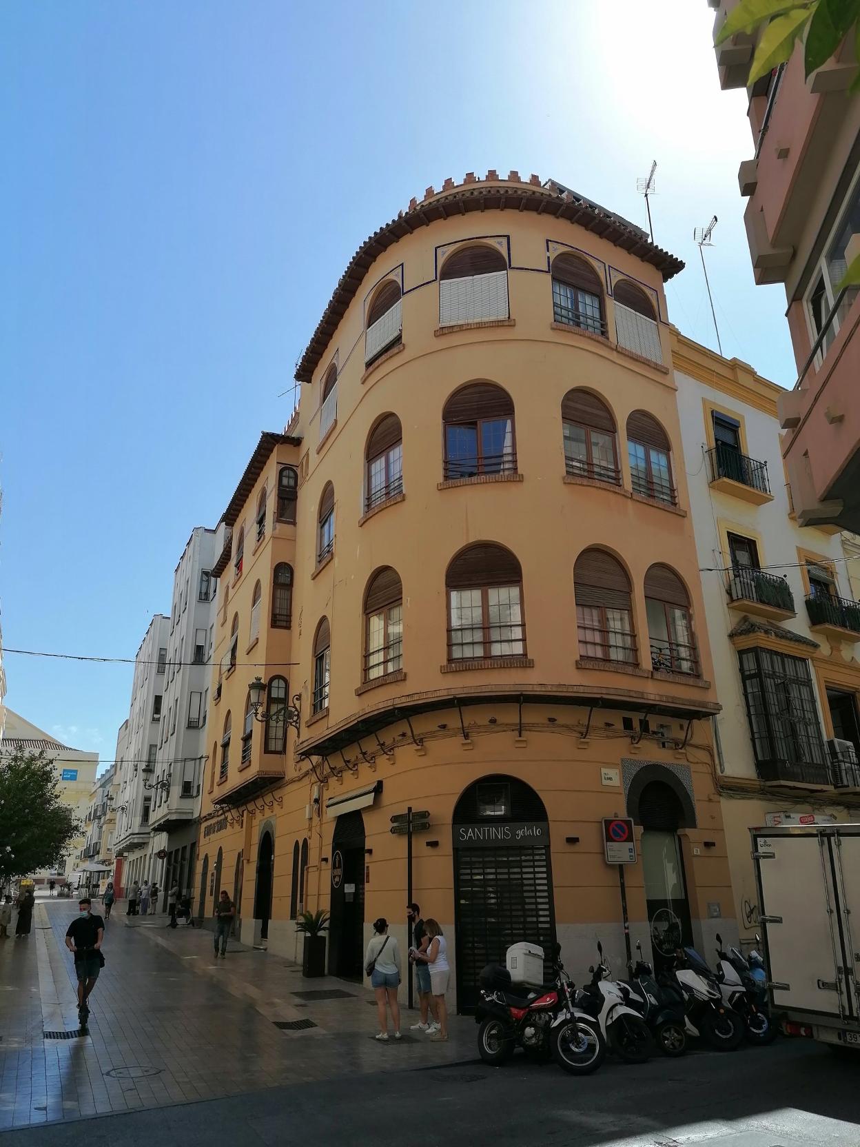 Calle Cárcer 8