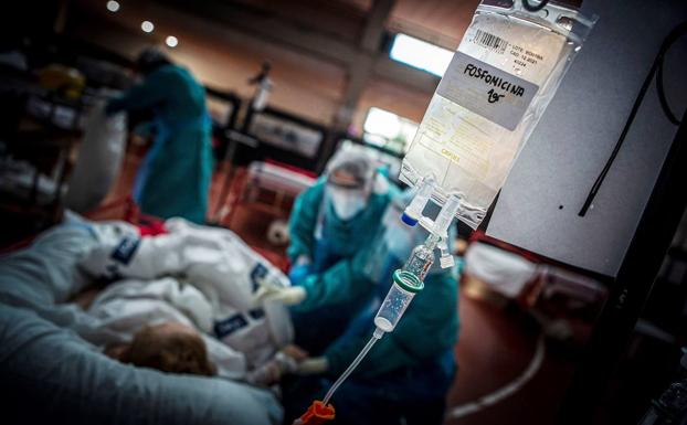 COVID Andalucía: La Junta alerta de que hasta un 17% de ingresos en UCI son de vacunados con la pauta completa