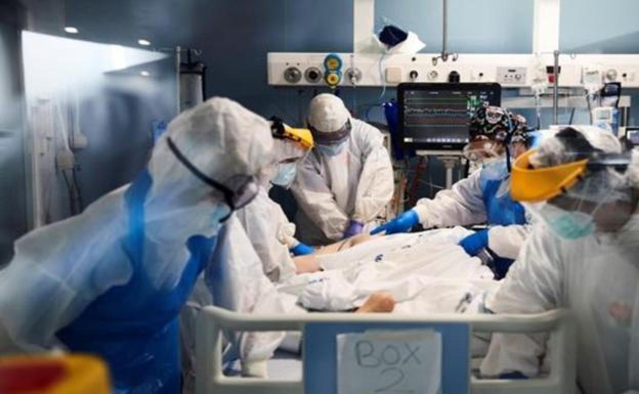 El coronavirus roza los 1.500 contagios y deja tres fallecidos en Málaga