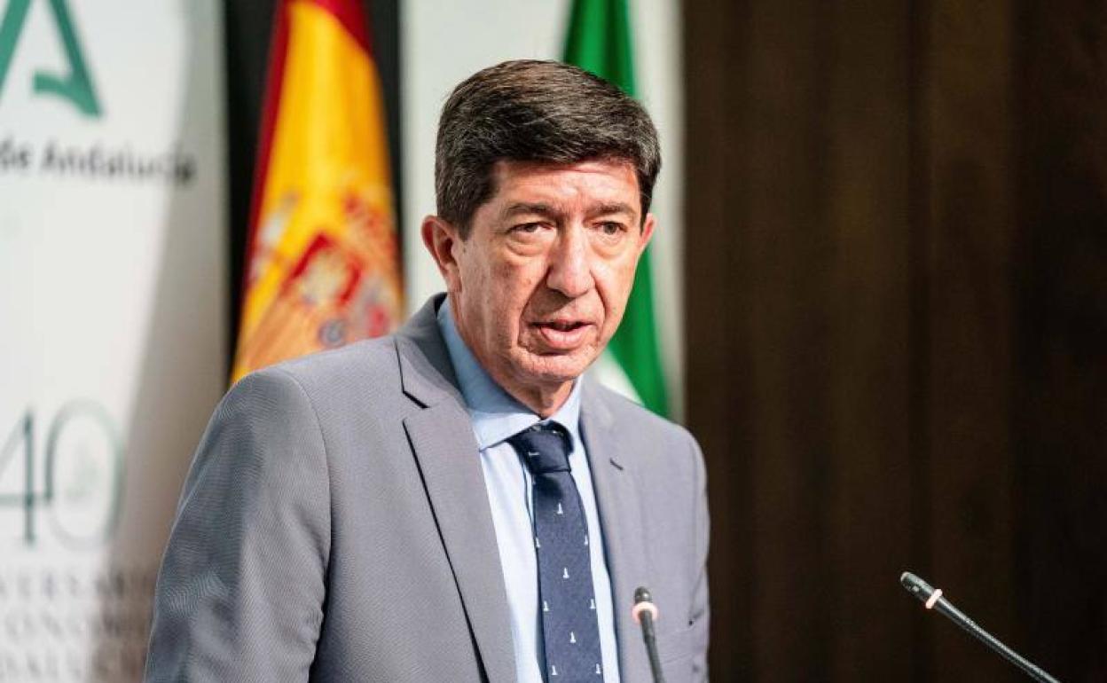 Coronavirus en Andalucía: La Junta avisa del riesgo por la «irresponsabilidad» de no respetar las normas