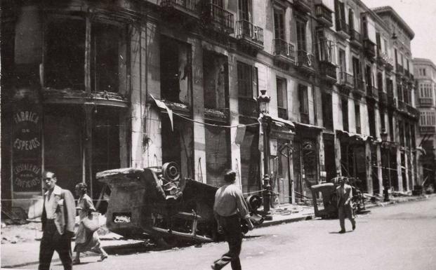 Casa Morganti. En el número 5 de la calle Larios, fue el primer inmueble incendiado aquel día. 