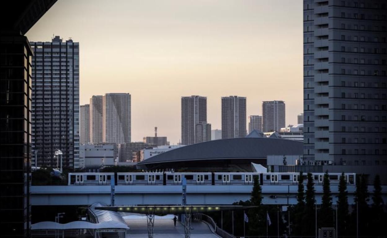 Vista de la ciudad de Tokio desde el centro de prensa olímpico.