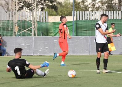 Imagen secundaria 1 - Secuencia en imágenes del gol de Roberto.