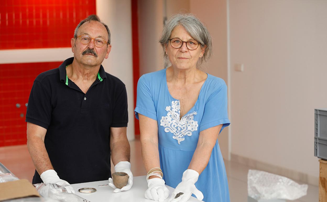 Dimas Martín y Dolores Camalich, en el Museo de los Dólmenes. 